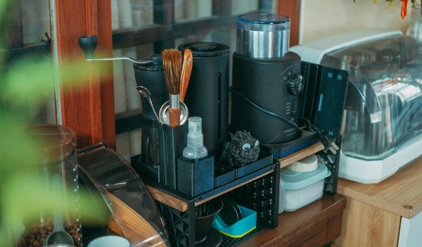 Utiliser des margelles de recyclées pour un projet de piscine écologique